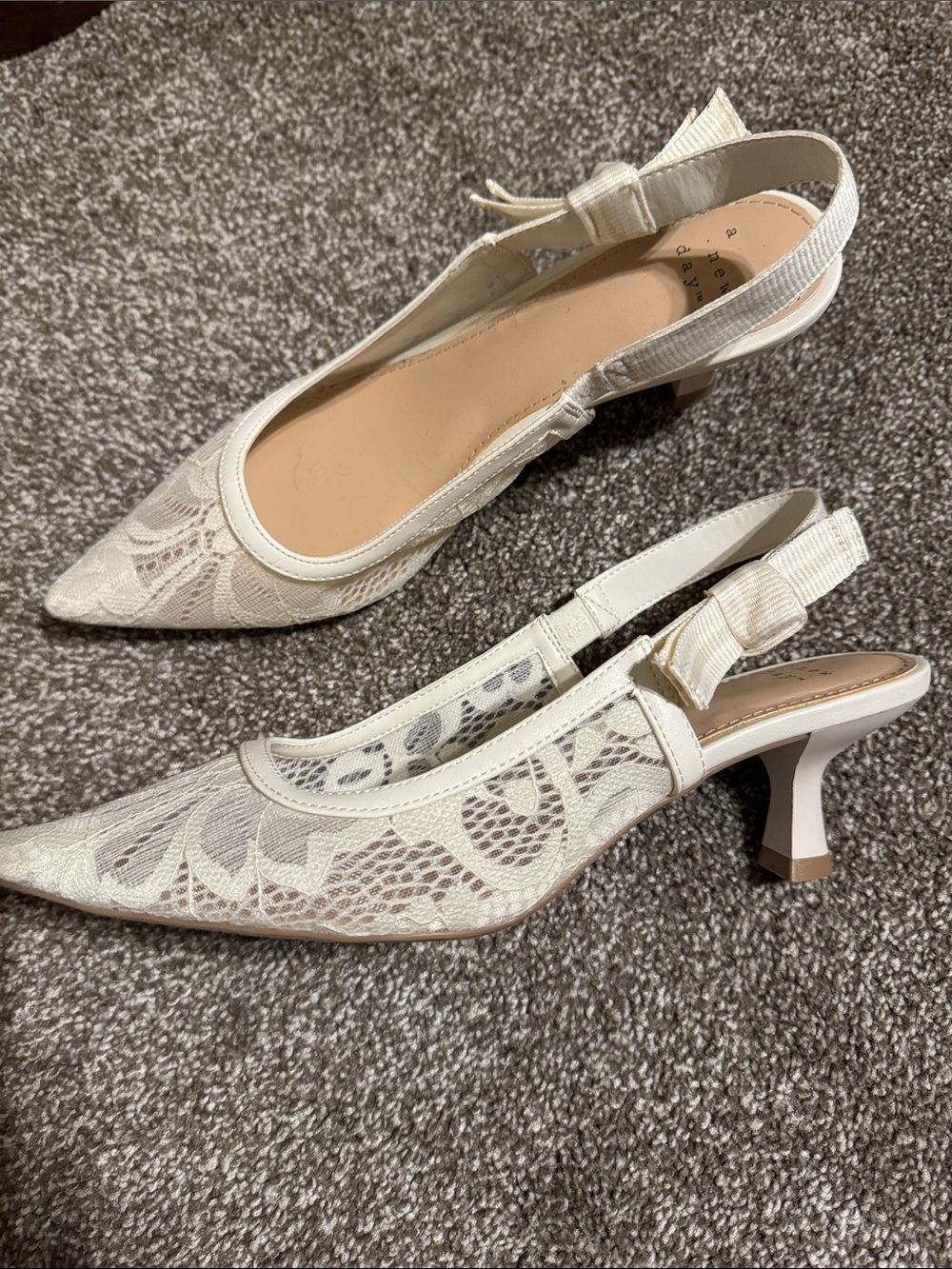 Ivory/Cream Lace Pointed Slingback Heels with Bow - Picture 2 of 5